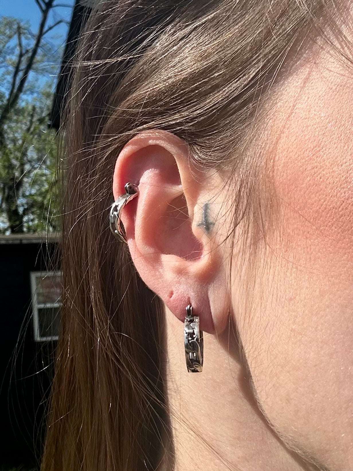 Mini curb chain hoops