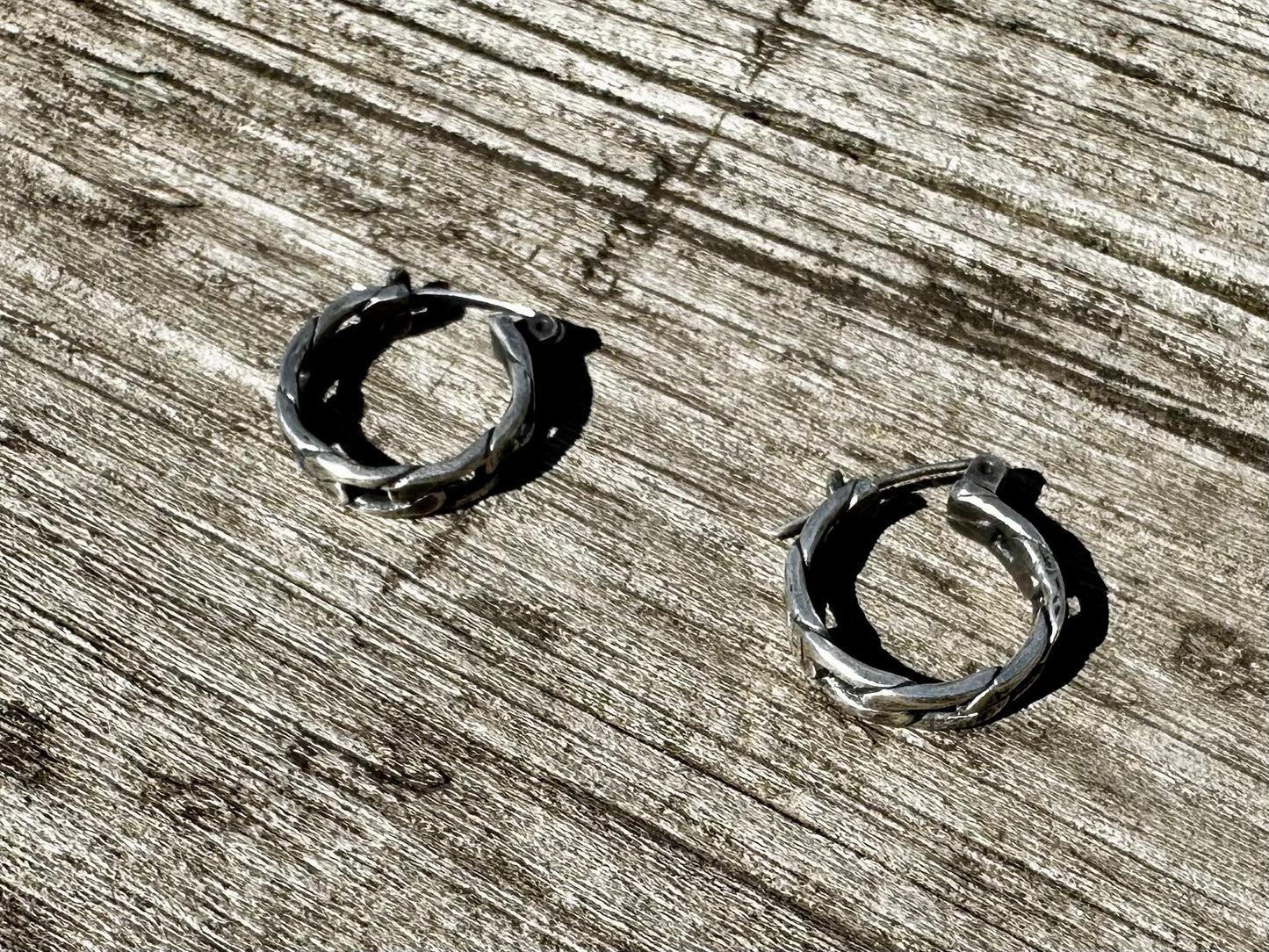 Mini curb chain hoops