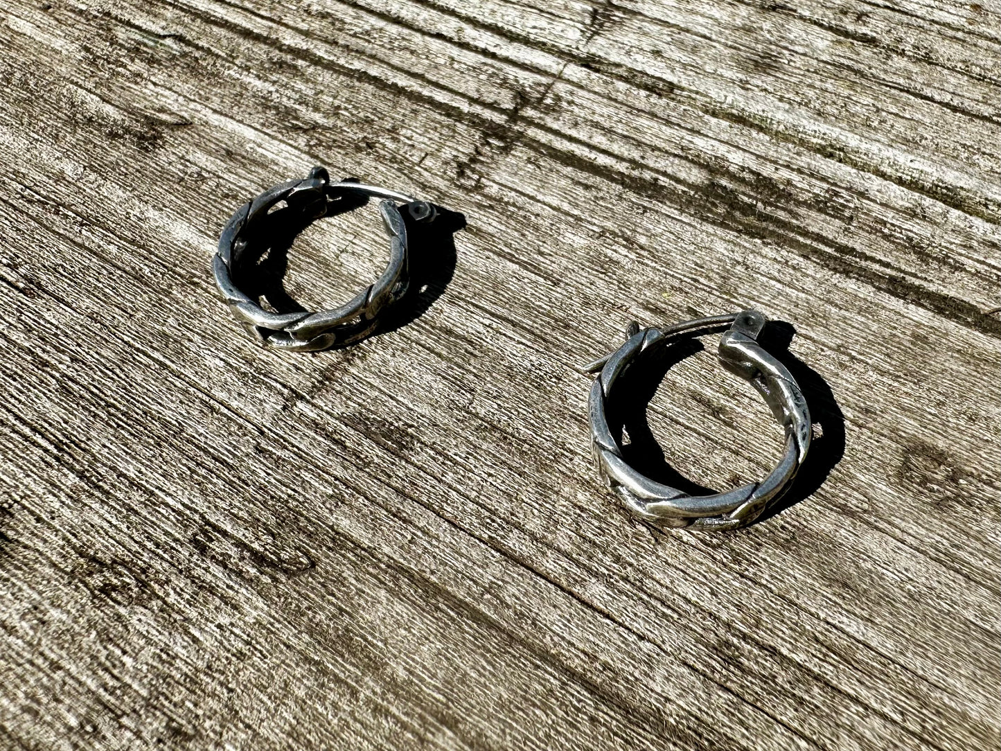 Mini curb chain hoops