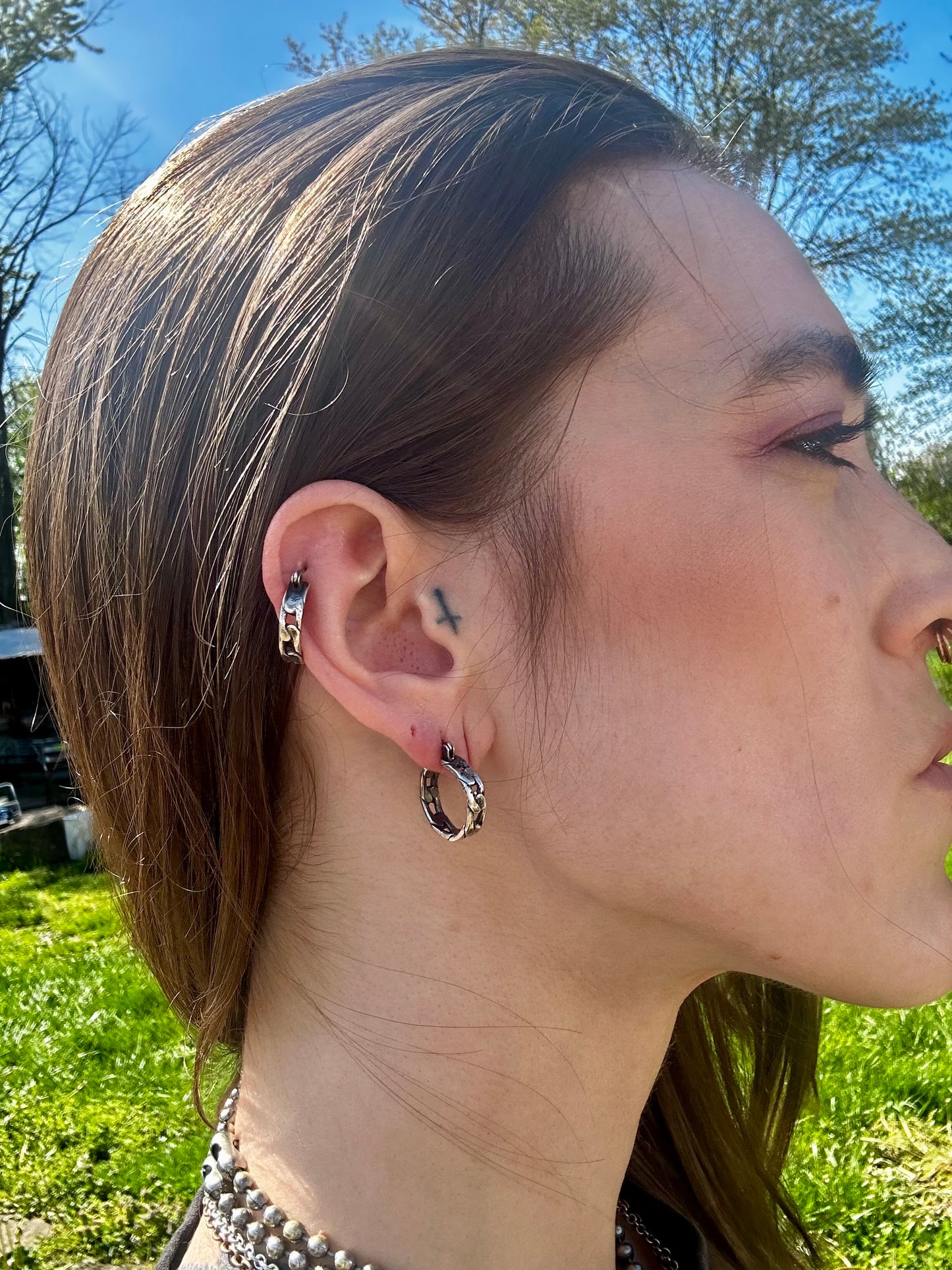 Mini curb chain hoops