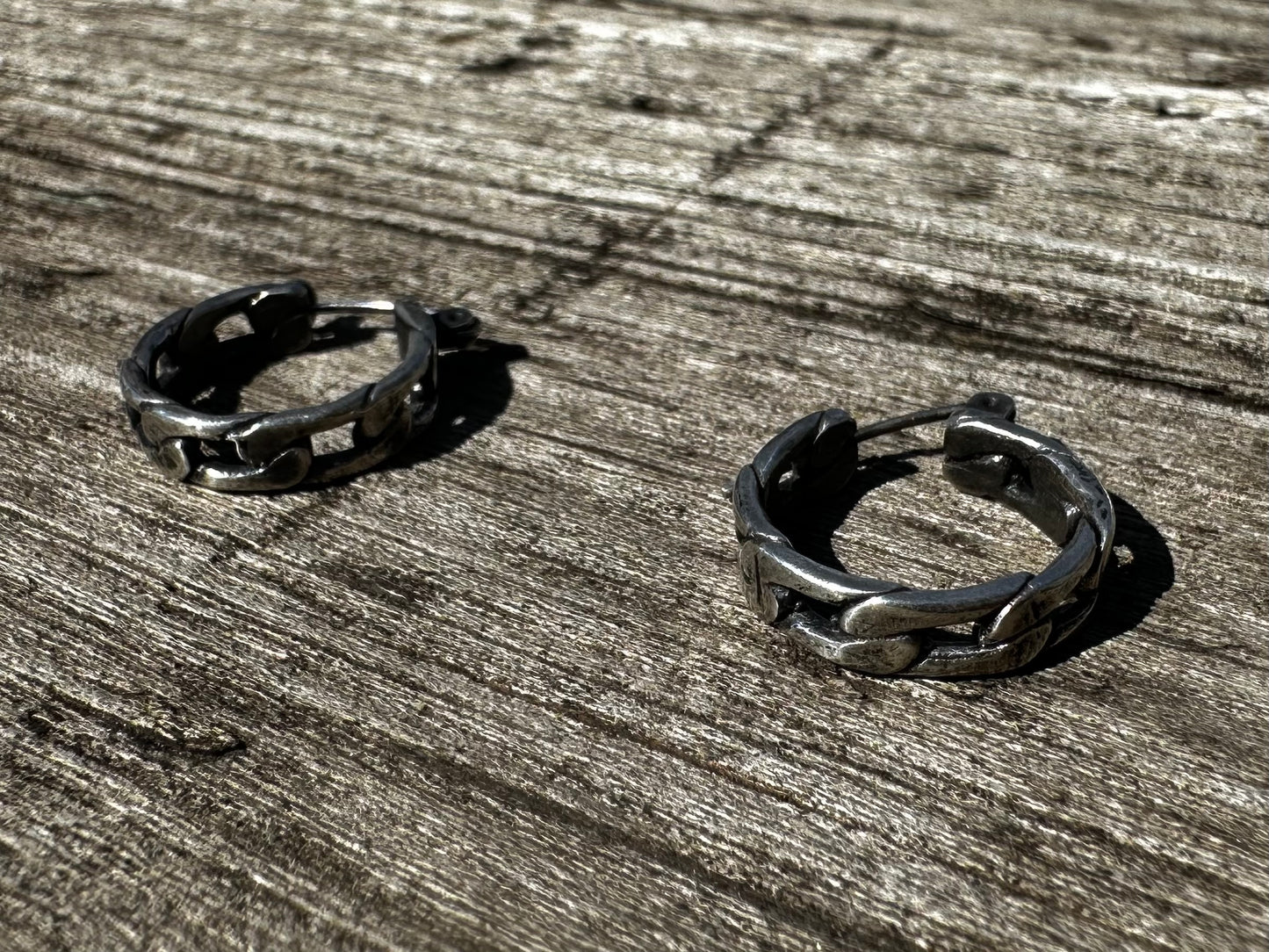 Mini curb chain hoops