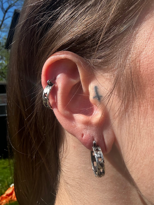 Mini curb chain hoops